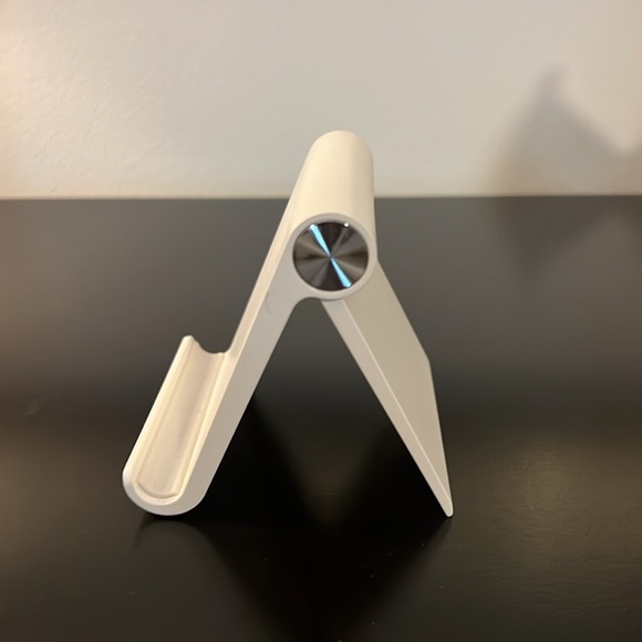 Ugreen Cell Phone Stand - Picture 7 of 11